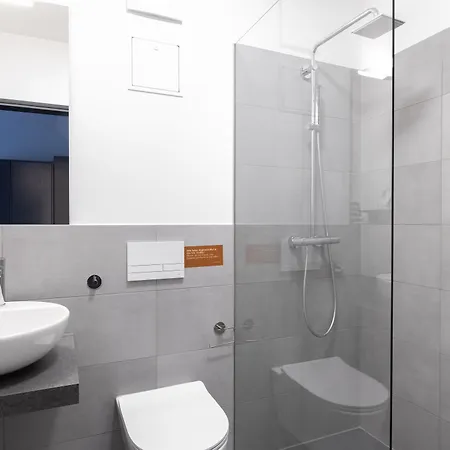 Limehome Bahnhofstrasse Apart Otel 3*